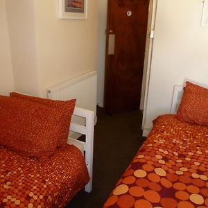 Twin Room Private Bathroom